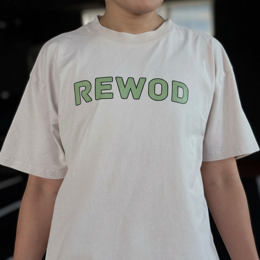 REWOD Fitness Club Over Size Tee Acid Wash off White